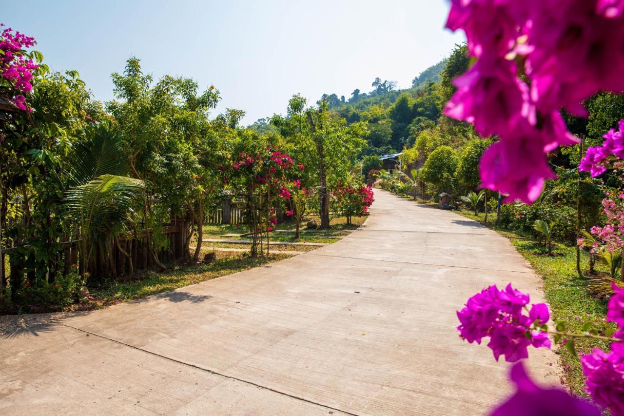Dansavanh Namngum Resort Ban Keun Exterior foto